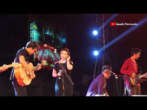 HarmoniA feat Rusmina Dewi - Pejalan Tresna live conser