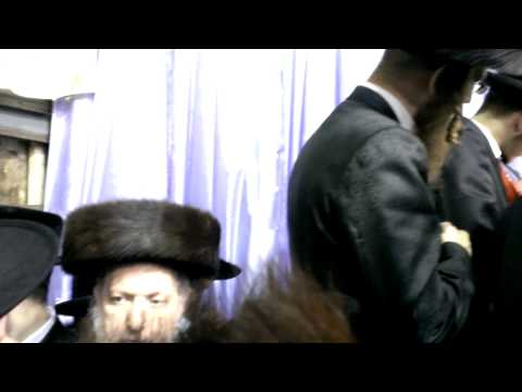 Bobov Chol Hamoed Succos 5774/2013