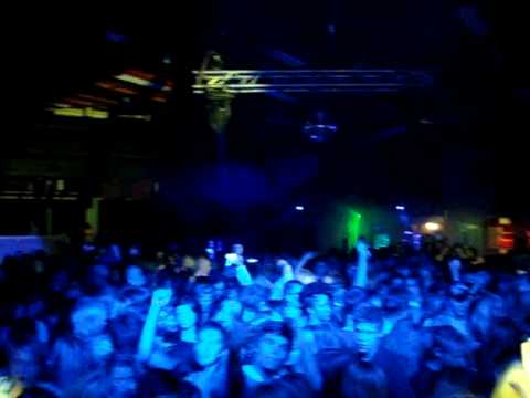 Star Tattooed ft. Plamen - Wanna see u (Sorry)