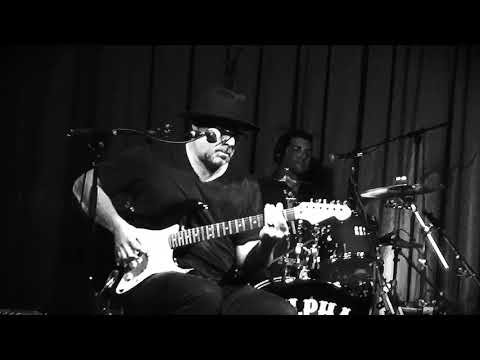 Shake Your Moneymaker - AlphaStomp