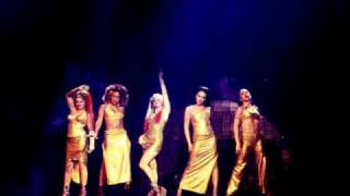 Spice Girls - Move Over (Live In Istanbul)