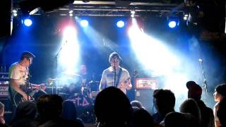The Dwyers - Shit Hits Me (Live in Kouvola 8.4.2011)