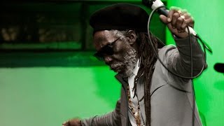 Slow Coach - Garth Dennis, México 2015