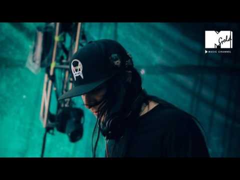 download lagu mp3 mp4 Bruno Mars Y Skrillex, download lagu Bruno Mars Y Skrillex gratis, unduh video klip Bruno Mars Y Skrillex