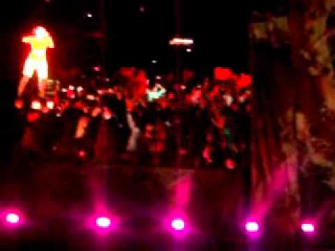 Miley Cyrus - My Heart Beats for Love (Buenos Aires, Argentina) 2011