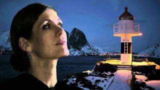 KARI BREMNES  I Dine Skap