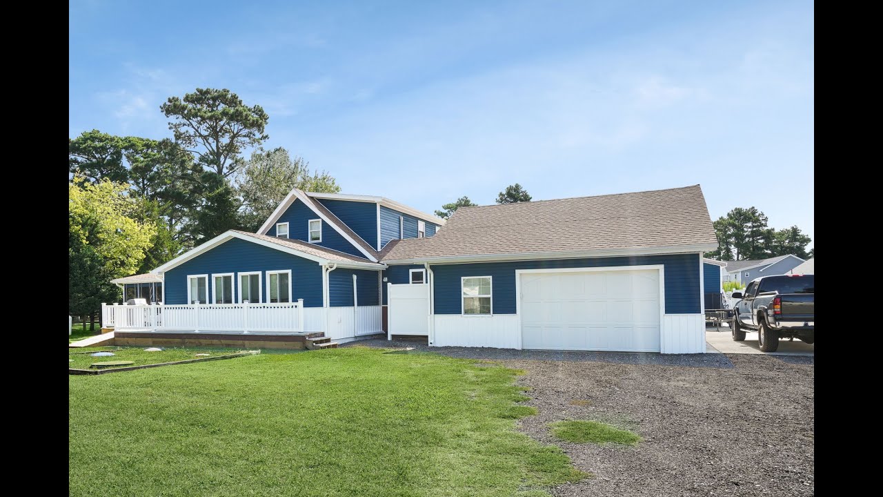 3328 WillowStreet • Chincoteague Island, Virginia