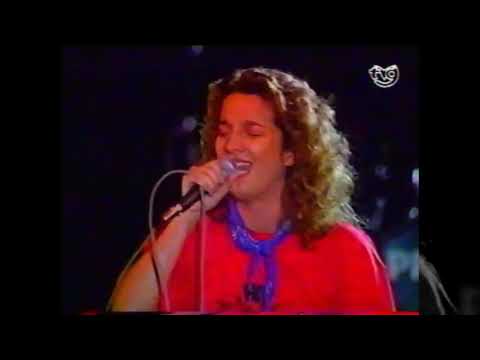 Lela Dulce Pontes and Carlos Núñez from Presentación de A Irmandade das Estrelas Vigo, Galicia, 1996