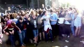 Miles Kane - Sympathy For The Devil / Give Up singalong at Finsbury Park, London - 23-05-2014