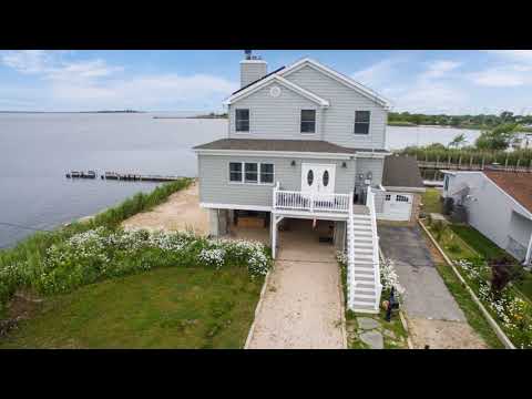 470 East Dr, Copiague, NY 11726