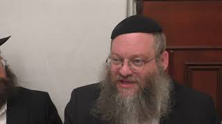 Grand Siyum Farbrengen על השלמת טניה במשך 10 שנים.