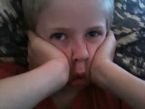 Mamma säger att tjocka barn inte får äta köttbullar...