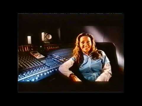 Kelly Llorenna BoxTalk Ad