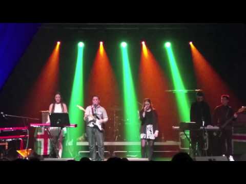 Nýdönsk í Bíóhöllinni