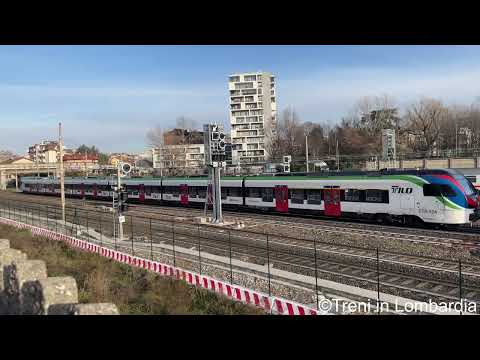 Transiti di treni Trenord a Milano. #4k.