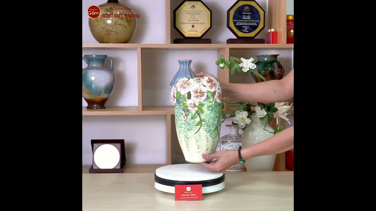Lọ Hoa Anh Thảo Cổ Hoa Đắp Nổi Vẽ Vàng