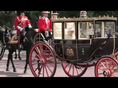 The Scots Guards - Pipes & Drums and Military Band [4K/UHD]
