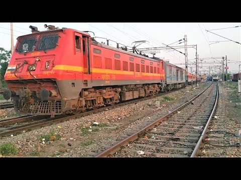 (12357) Durgiana Express (Kolkata - Amritsar) With (HWH) WAP4 Locomotive.!! Video