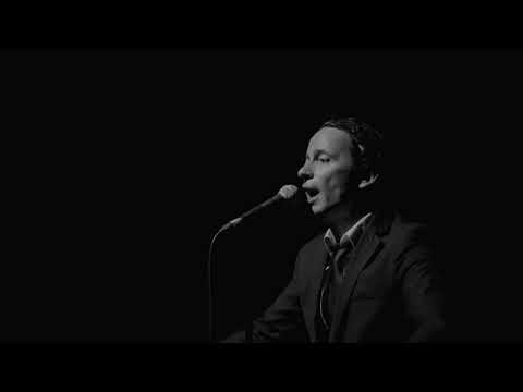 Olivier Laurent interprète Amsterdam de Jacques Brel