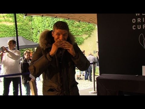 Grillen und kicken: Weltmeister Müller genießt die Sommerpause