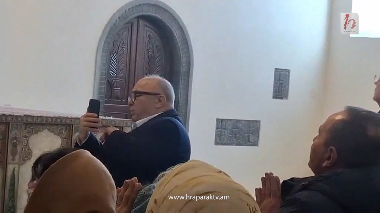 Գաբրիել Ջեմբերջյանը Վեփահառի մատուցած պատարագին է մասնակցում