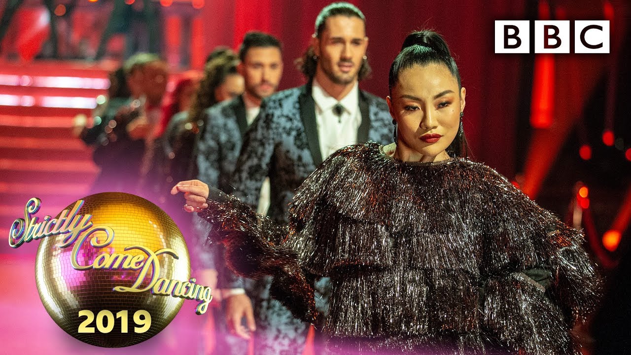Strictly Pros SLAY red carpet fashion routine - Week 5 | BBC Strictly 2019 thumnail