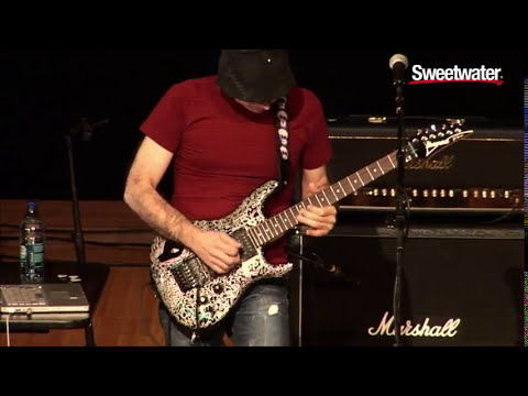 Joe Satriani Plays 