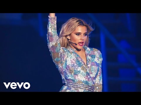 Elenco De Soy Luna, Valentina Zenere - Chicas Así (Official Music Video) En Vivo