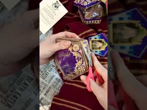 Chocolate frog unboxing. Harry Potter