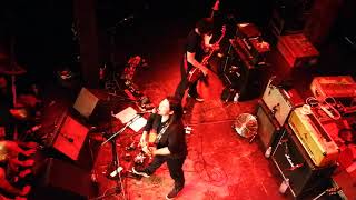 The Breeders - Happiness is a warm gun