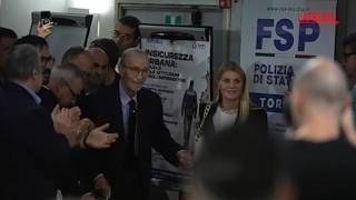 Vittorio Feltri a un convegno con Vannacci, l'applauso della sala a Torino