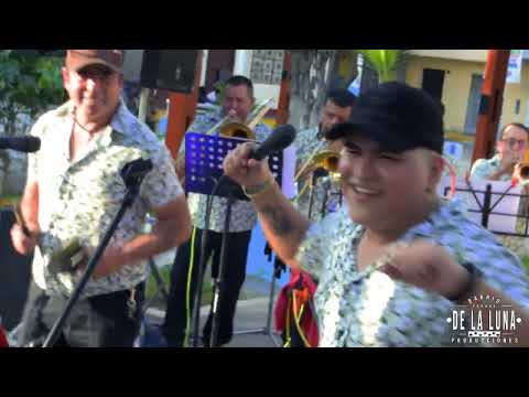 SON DE BARRIO -  LAPIZ DE CARMIN