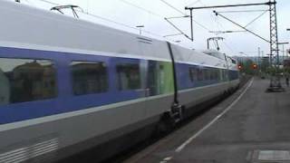 preview picture of video 'TGV 9575 - Durchfahrt im Bahnhof Schorndorf am 9. Mai 2010'