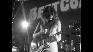 Best Coast live &#39;I Wanna Know&#39; live @ The Hangout