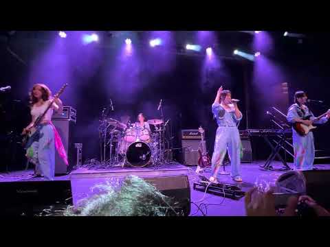 QWER ‘SODA’ Rockation live in Brooklyn New York 큐더블유이알 251031 4K