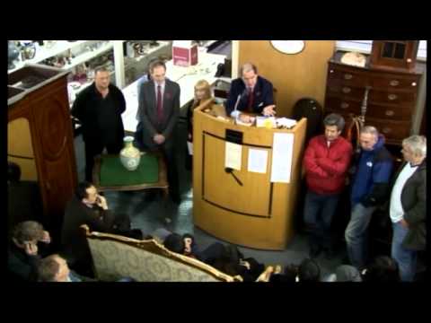 Chinese vase sells for record £43m