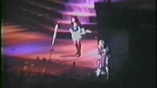 Motley Crue - Fight For Your Rights (live 1985) Detroit