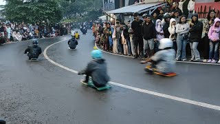 Download lagu tua muda unjuk skil gledekan di jalan menurun wisata alam tretes prigen pasuruan mp3 Download lagu tua muda unjuk skil gledekan di jalan menurun wisata alam tretes prigen pasuruan mp3