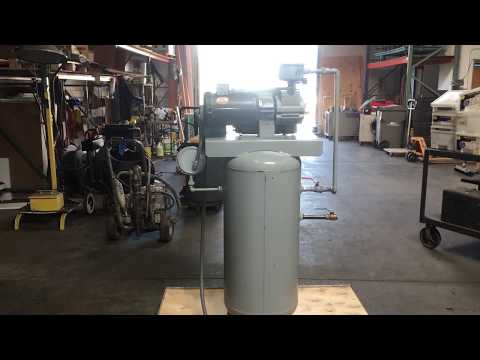 Travaini Rotary Vane Oil Lubricated Vacuum Pump with Tank 1.5HP 208-230/460V