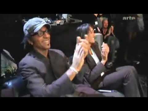 Poni Hoax Live 2009  (2 titres) - "Pretty Tall Girls" puis "Antibodies"