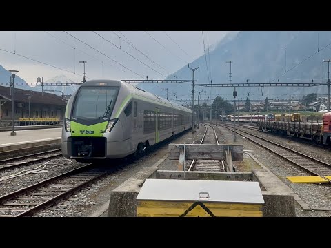 Einfahrt des R91 6116 in St-Maurice auf Gleis 4