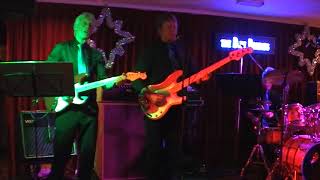 I could easely fall in love - The Blue Bandits