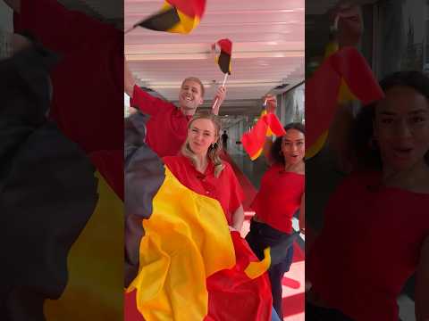 Red Sebastian staat vanavond in de eerste halve finale van het Songfestival! ❤️🦀 #karrewiet