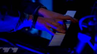 Måns Zelmerlöw - Parallels(Nyhetsmorgon 2013)