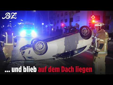 Berlin-Wilmersdorf: Mietwagen rammt parkende Autos und überschlägt sich
