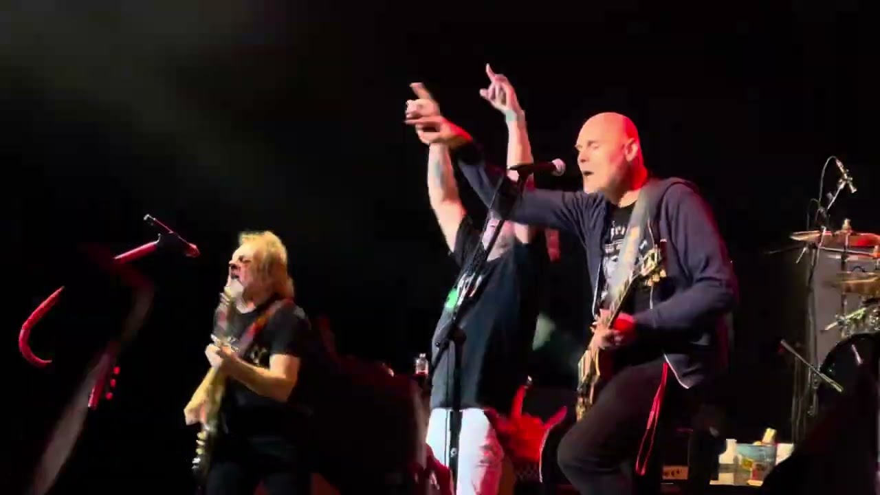 Sammy Hagar joined by Billy Corgan Live: Ainâ€™t Talkinâ€™ â€˜bout Love, October 20 2023, Hammond IN - YouTube