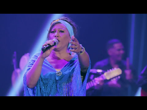 María Victoria- Entre dos aguas en vivo (Live)