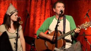 Peter Combe - "Newspaper Mama" Live at JIVE