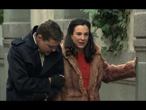 Amar C552 - Un hombre vigila a Bonilla y Lourdes