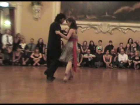  Federico Naveira  and  Inés Muzzopappa  are  dancing  to  the  tango  "  Mano A Mano  "